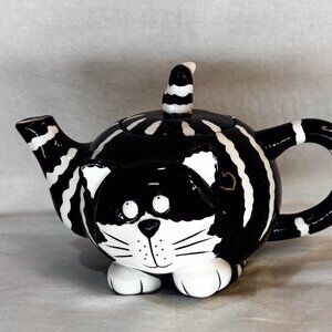 Burton & Burton Chester the Cat Ceramic Teapot
